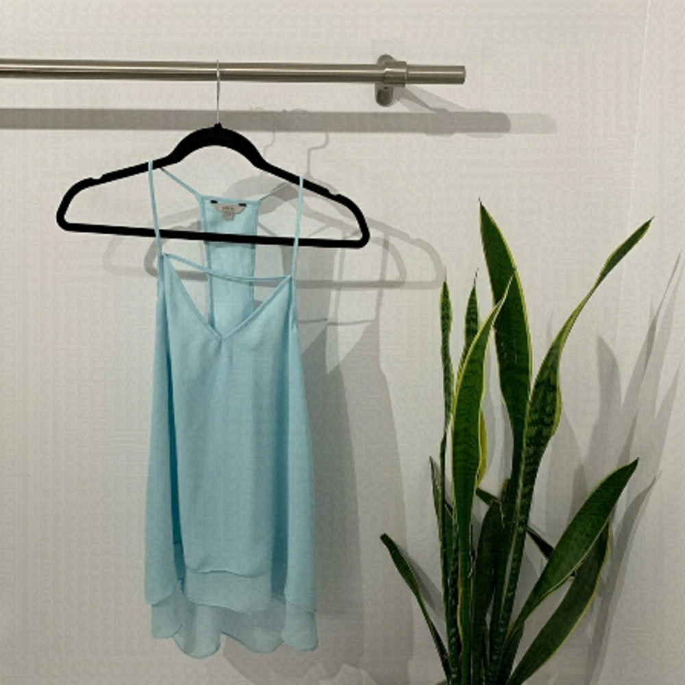 GUESS - TOP baby blue - size small